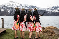 Damen vor dem Bergpanorama. (Bild: KEYSTONE/Alexandra Wey, 28. Januar 2019)