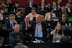 «Wir müssen wohl wirklich bald nach Hause.» Versprecher zum Dritten: Kurz vor Feierabend verhaspelte sich auch noch Hans Stutz (Grüne, Luzern) bei seiner Stellungnahmen zu einer Anfrage zum Justizvollzug. Danach war tatsächlich Schluss.