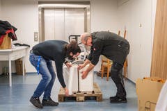 ...werden an zwei andere Hotels verkauft. Die Kustwerke... (Bilder: Michel Canonica)