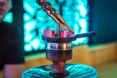 Es sind vor allem Nichtraucher, die sich hin und wieder eine Shisha gönnen - auch in der Shisha-Bar "Dreams" im Linsebühl. (Bilder: Hanspeter Schiess)
