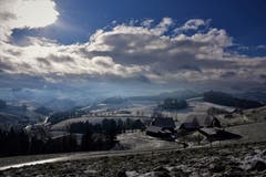 Luzerner Hinterland zwischen Frühling und Winter. (Bild: Ledi Herzog (Willisau, 31. Januar 2019))