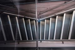 Sicht auf die Treppe im ersten rundum erneuerten IC2000-Intercity-Zug, präsentiert von der SBB am Donnerstag, 31. Januar 2019 in Olten. (Bild: Keystone/Adrien Perritaz)