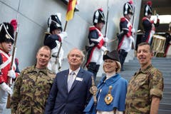 Von links: Zentralschule-Kommandant Brigadier Peter Baumgartner, Sicherheitsdirektor Paul Winiker, Standesweibelin Anita Imfeld-Müller und Divisionär Daniel Keller, Kommandant Höhere Kaderausbildung der Armee in Luzern.