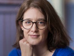 Mit einem sehr persönlichen Dokumentarfilm zum Sieg: Die Basler Regisseurin Fanny Bräuning gewinnt mit «Immer und ewig» den «Prix de Soleure» der 54. Solothurner Filmtage. (KEYSTONE/Alessandro della Valle) (Bild: KEYSTONE/ALESSANDRO DELLA VALLE)