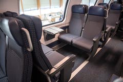 Blick in die 2. Klasse im ersten rundum erneuerten IC2000-Intercity-Zug, präsentiert von der SBB am Donnerstag, 31. Januar 2019 in Olten. (Bild: Keystone/Adrien Perritaz)