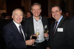IHZ-Vorstandsmitglied Eugen Elmiger (Maxon Motor AG), mit Roland Huwiler (Amag Luzern) und Andreas Heer (ISS Facility Services AG). (Bild: PD)