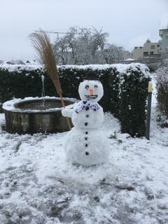 Schneemann auf Restaurantbesuch. (Bild: Esther Kaufmann (Egolzwil, 5. Januar 2019))