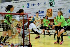 Kein Durchkommen für Zugs Romana Gemperle (Nummer 19) und Co. (Bild: Maria Schmid (Zug, 6. Januar 2019 ))