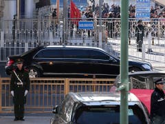 Nordkoreas Machthaber Kim Jong Un ist am Dienstag zu einem mehrtägigen Staatsbesuch in China eingetroffen. (Bild: KEYSTONE/AP/NG HAN GUAN)