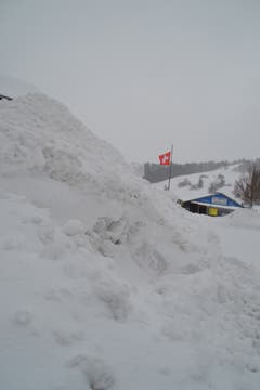Schnee ohne Ende, Blick vom Postplatz Richtung Tennishalle in Unterwasser.(Bild: Adi Lippuner)
