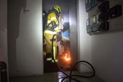 Zug - 9. JanuarIn der Waschküche eines Mehrfamilienhauses ist ein Wäschetrockner in Brand geraten. Verletzt wurde niemand, die Brandursache ist unklar. (Bild: FFZ/Daniel Hegglin)