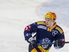 Gregory Hofmann vom EV Zug, Doppeltorschütze beim 5:1 gegen Ambri, führt die Torschützenliste der National League bereits wieder an (9 Tore und 5 Assists in 10 Spielen) (Bild: KEYSTONE/URS FLUEELER)