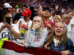 Trump-Anhänger feiern ihren Präsidenten wie einen Rockstar. (Foto: Evan Vucci/AP Keystone) (Bild: KEYSTONE/AP/EVAN VUCCI)