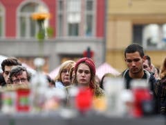 Trauer und Scham in den Gesichtern betroffener Bürger von Halle. (Bild: KEYSTONE/EPA/FILIP SINGER)