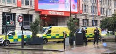 Ein Grossaufgebot an Rettungskräften rückte aus. (Bild: BBC)