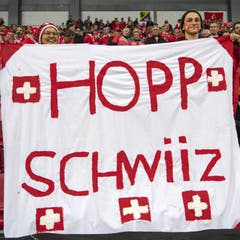 Die Fans sind bereit. (KEYSTONE/Georgios Kefalas)