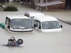 In der Küstenstadt Ise im Zentrum Japans standen die Strassen unter Wasser. (Bild: KEYSTONE/AP Kyodo News)