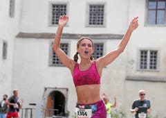Sie jubelt bereits beim Schloss Hallwyl. (Bild: Andy Mettler/swiss-image)