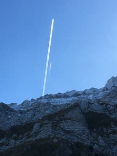 Zwei Jets über dem Säntis. (Bild: Armin Kappeler)