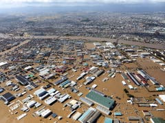 Die Stadt Koriyama in der Präfektur Fukushima wurde durch den Taifun überschwemmt. (Bild: KEYSTONE/EPA JIJI PRESS)