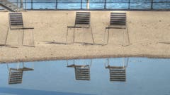 Herbstliches Warten auf Gäste am Festspielplatz in Bregenz. (Bild: Fredy Zünd)