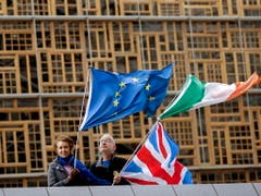 Obwohl zurzeit die Brexit-Verhandlungen zwischen London und Brüssel auf Hochtouren laufen, wurde noch keine abschliessende Lösung für Irland gefunden. Auf der irischen Insel soll eine harte Grenze vermieden werden. (Bild: KEYSTONE/EPA/OLIVIER HOSLET)