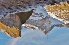 Ein majestätischer Berg, sogar in der Pfütze: der Säntis. (Bild: Franz Gerhard)