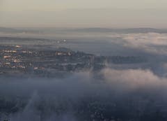 Föhn und Nebel am Morgen über dem Bodensee. (Bild: Julia Buob)