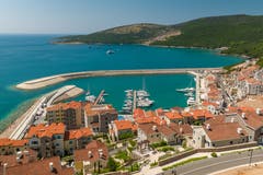 Ein Blick aus der Luft auf das «Marina Village» in Montenegro. (Bild: PD)
