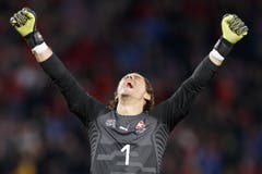 Auch der Schweizer Goalie Yann Sommer jubelt. Keystone/Cyril Zingaro (Genf, 15. Oktober 2019)