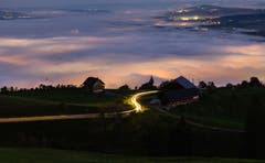 Der Herbst hält Einzug: Nebelmeer über Zug. (Bild: Daniel Hegglin, Zugerberg, 15. Oktober 2019)