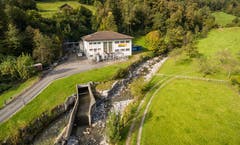 Die Kraftwerkzentrale Ripshausen in Uri erfüllt die strengen Auflagen für die des Ökostroms WasserStrom 100 «naturermade-star». (Bild: PD)
