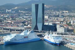 CMA CGM Tour, Marseille Der Hauptsitz der Reederei erinnert an ein Segel. Höhe: 147 Meter Architekt: Zaha Hadid Bauzeit: 2006–2010 Bild: Keystone