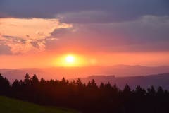 Sonnenuntergang im Appenzellerland. (Bild: Liliane Germann)