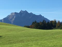 Auf einem Spaziergang von Adligenswil auf den Dietschiberg ist der Hausberg schön zu bestaunen. (Bild: Ruedi Petermann, Adligenswil, 17. Oktober 2019)