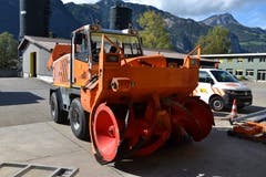 Ein Schneefräsfahrzeug im Werkhof Flüelen. (Bild: Lucien Rahm, Flüelen, 7. Oktober 2019)