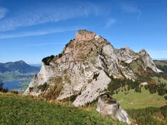 Wunderschöner Blick von der Rotenflue SZ auf das Mythengebiet mit Lauerzersee und Rigi. (Bild: Markus Brülhart, Rotenflue, 16. Oktober 2019)