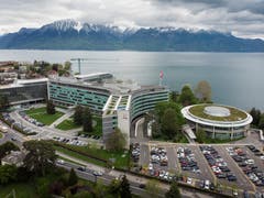 Nestlé, Vevey Der Hauptsitz ist fotogen über dem Genfersee platziert. Architekt: Jean Tschumi Bauzeit: 1959–1960 Bild: Keystone