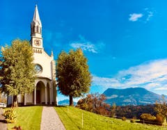 Die Kapelle St. Jost auf dem Dottenberg, im Hintergrund die Rigi. (Bild: Markus Brülhart, Dottenberg, 17. Oktober 2019)