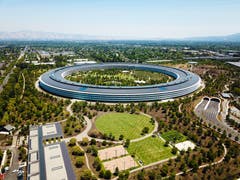 Apple Park, Cupino Das Apfelringli dominiert aus der Luft das Silicon Valley. Architekt: Norman Foster Bauzeit: 2013–2017Bild: Shutterstock