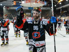 2015 verabschiedete sich Christian Dubé als Spieler von den Gottéron-Fans und wechselte gleich auf den Posten des Sportchefs (Bild: KEYSTONE/JEAN-CHRISTOPHE BOTT)