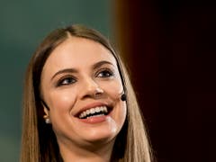 Weil ihr Instagram-Account rein kommerzieller Natur sei, betreibe Influencerin Xenia Tchoumitcheva mit der Präsentation von Markenschmuck keine Schleichwerbung, findet die Lauterkeitskommission. (Bild: KEYSTONE/JEAN-CHRISTOPHE BOTT)