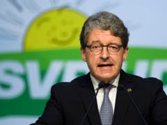 In Graubünden muss SVP-Kantonalpräsident Heinz Brand um seine Wiederwahl bangen. (Bild: KEYSTONE/GIAN EHRENZELLER)