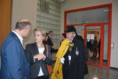 Von links: FDP-Parteipräsident Ruedi Cathry, die ehemalige FDP-Politikerin Gabi Huber und Landweibel Karl Kempf. (Bild: Christian Tschümperlin, Attinghausen, 20. Oktober 2019)