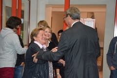 Josef Dittli hatte am Wahlapéro viele Hände zu schütteln. (Bild: Christian Tschümperlin, Attinghausen, 20. Oktober 2019)