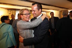 Die Freude bei Damian Müller (FDP) nach der Wiederwahl in den Ständerat ist gross. (Bild: Philipp Schmidli, Luzern, 20. Oktober 2019)