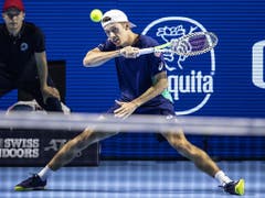 Alex de Minaur zwingt Federer zwar vermehrt in Ballwechsel, trotzdem ist der 20-jährige Australier chancenlos (Bild: KEYSTONE/ALEXANDRA WEY)