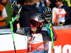 Der norwegische Mitfavorit Henrik Kristoffersen verwirft nach zwei fehlerhaften Fahrten die Hände (Bild: KEYSTONE/AP/ALESSANDRO TROVATI)