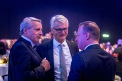 OK-Präsident Martin Schönenberger (links). (Bild: Michel Canonica)