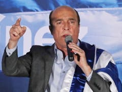 Der 62-jährige Daniel Martínez vom Regierungsbündnis Frente Amplio muss in Uruguay in die Stichwahl um das Präsidentenamt. (Bild: KEYSTONE/EPA EFE/RAUL MARTINEZ)